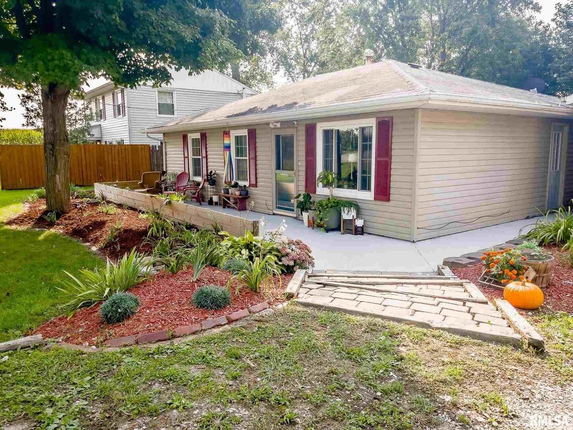 13610 137th Ave., Taylor Ridge, IL 61284