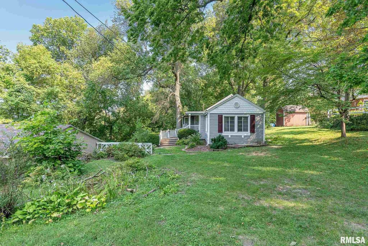 1315 25th Ave., Rock Island, IL 61201