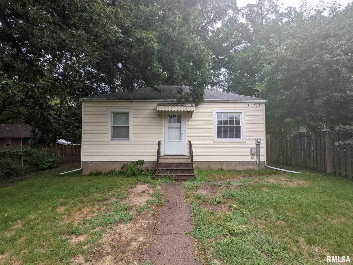 936 25th St., Moline, IL 61265