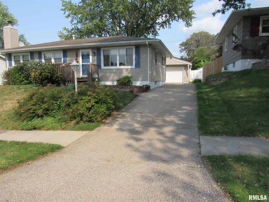 8021 W 8th St., Rock Island, IL 61201