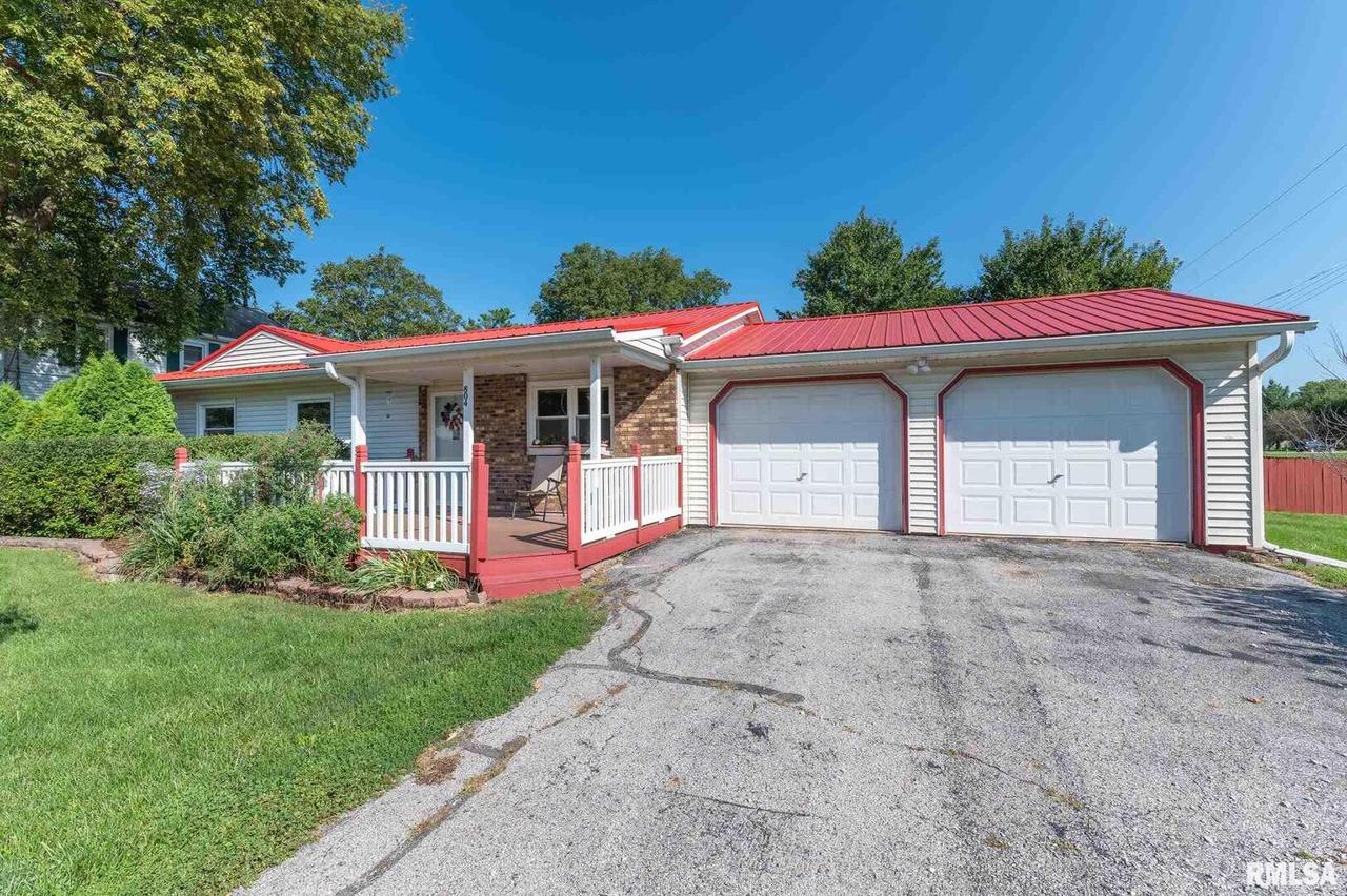 804 Walnut St., New Windsor, IL 61465