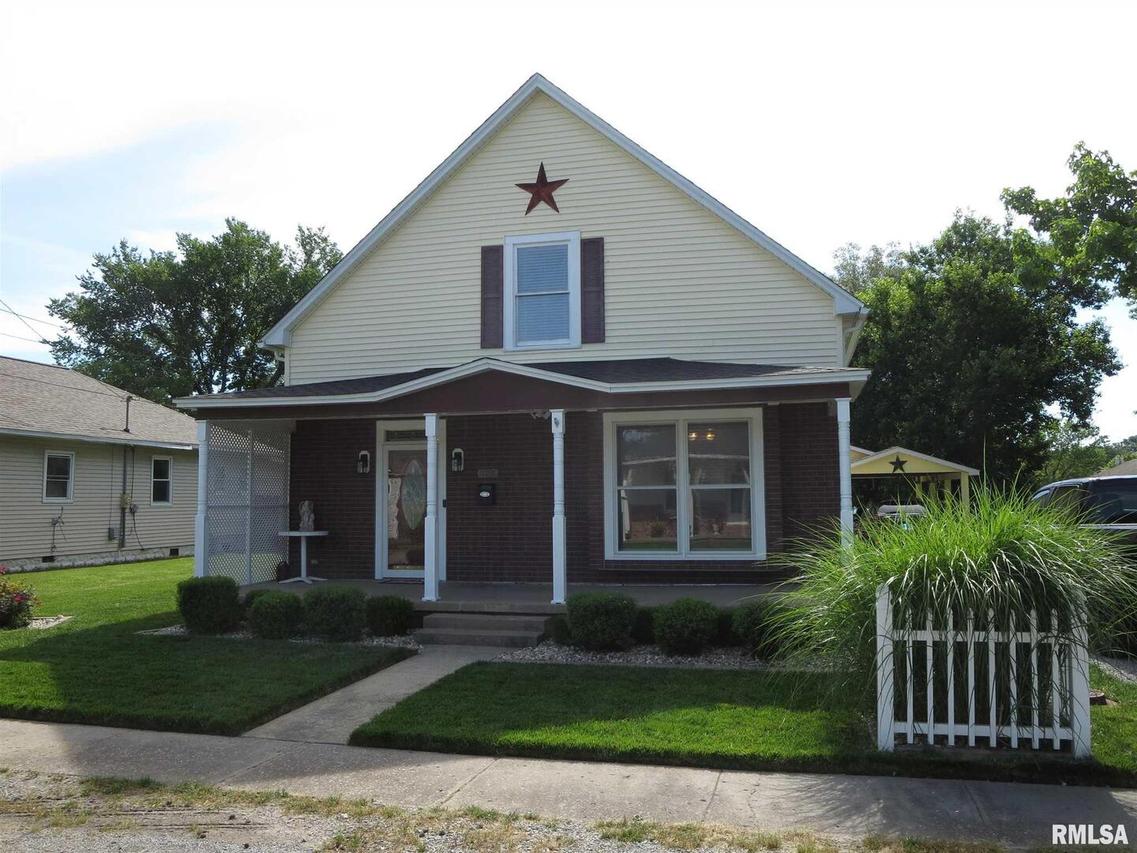 1205 Davis Ave., Johnston City, IL 62951