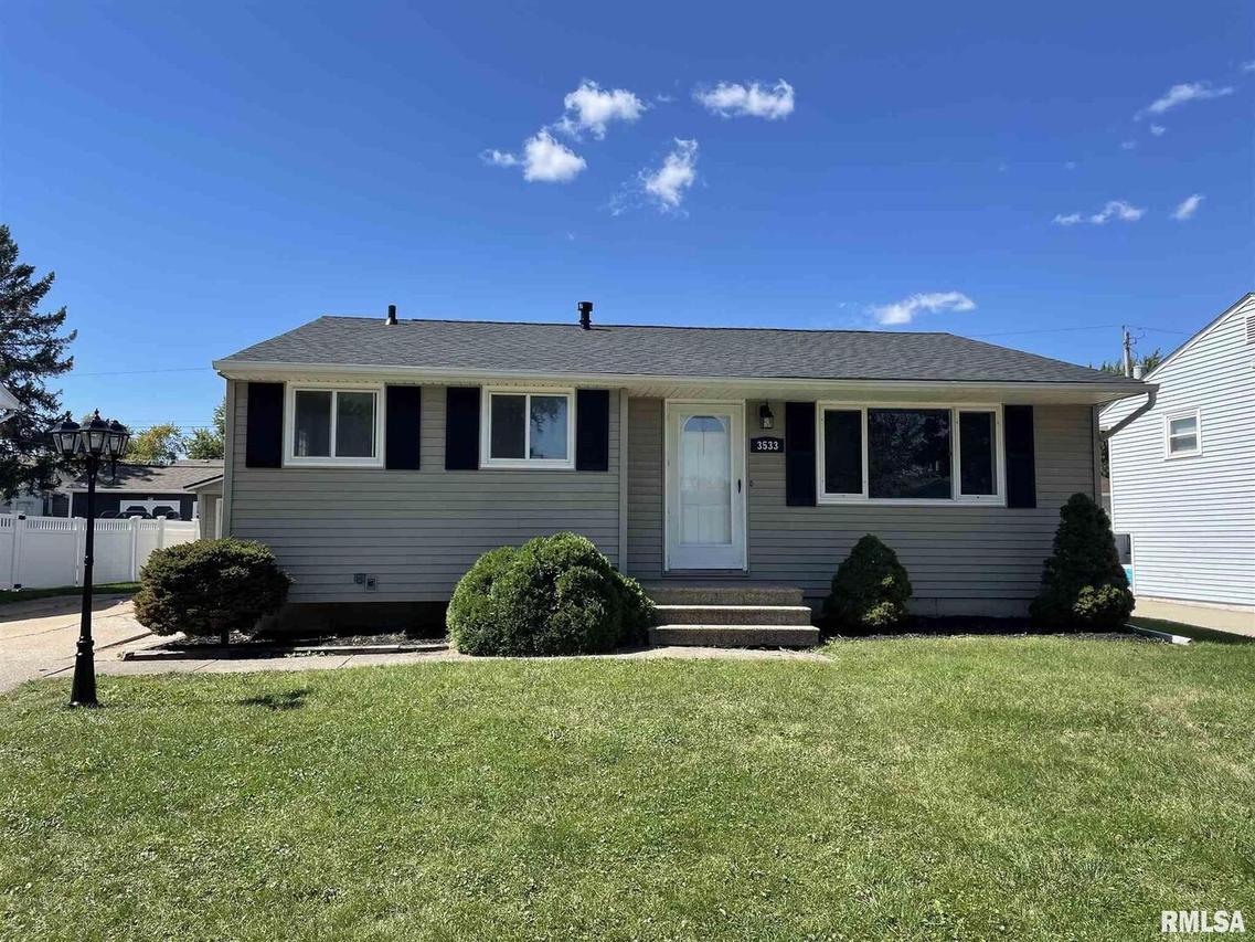 3533 3rd St. #B, East Moline, IL 61244