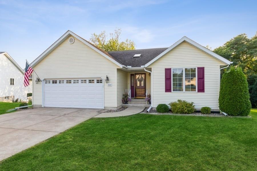 2031 Villa Pines Cir., Carbon Cliff, IL 61239