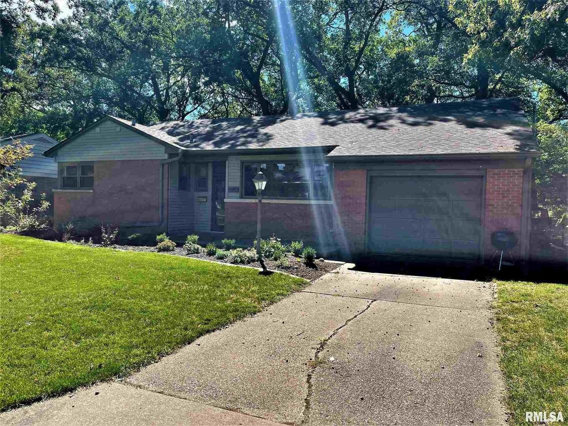 2722 30th Ave., Rock Island, IL 61201