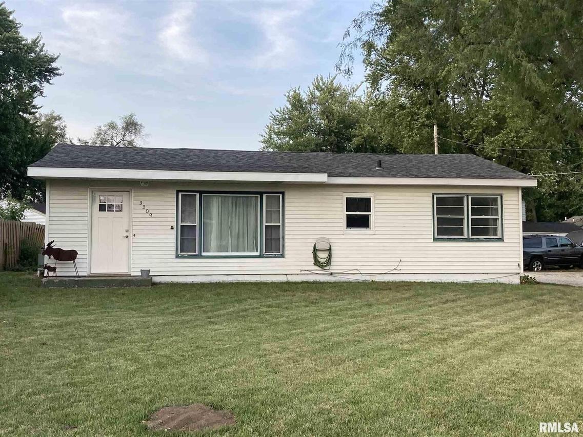 3209 48th Ave., Moline, IL 61265
