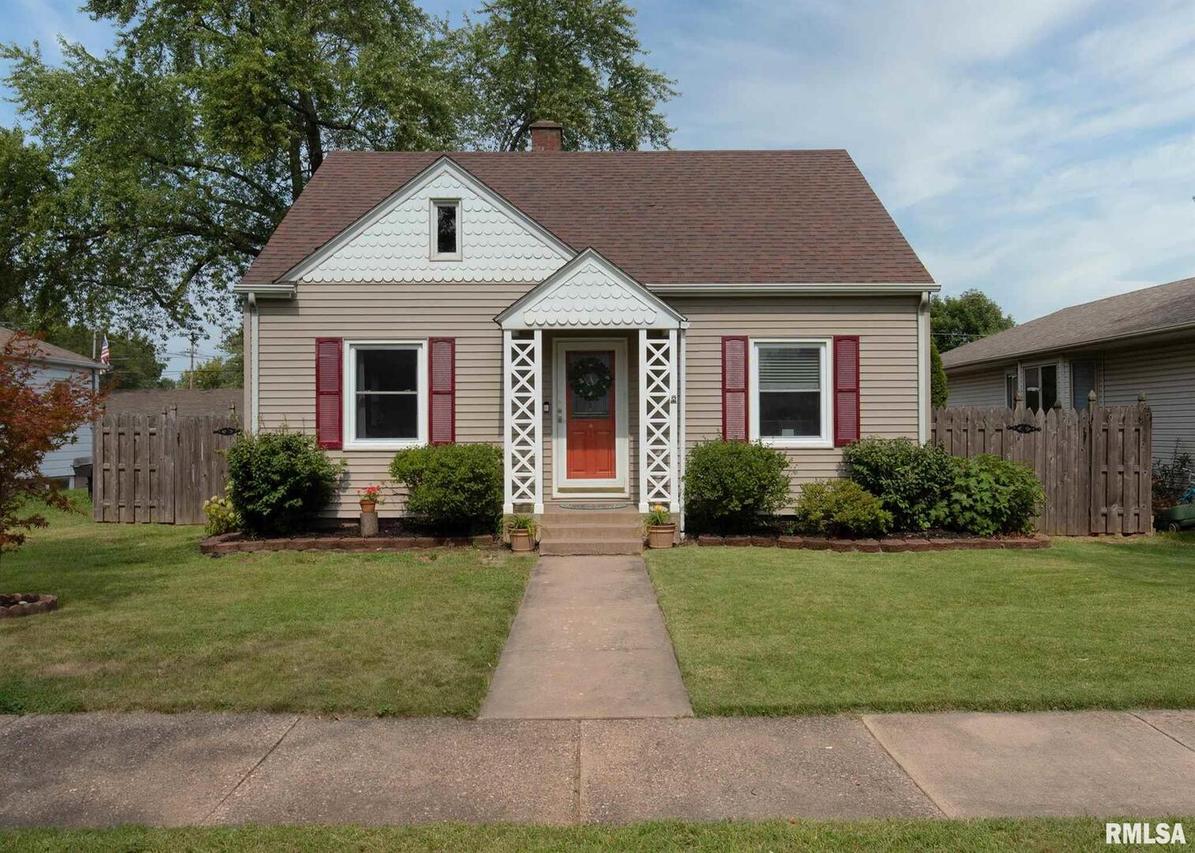 1507 Maple Ln., Moline, IL 61265