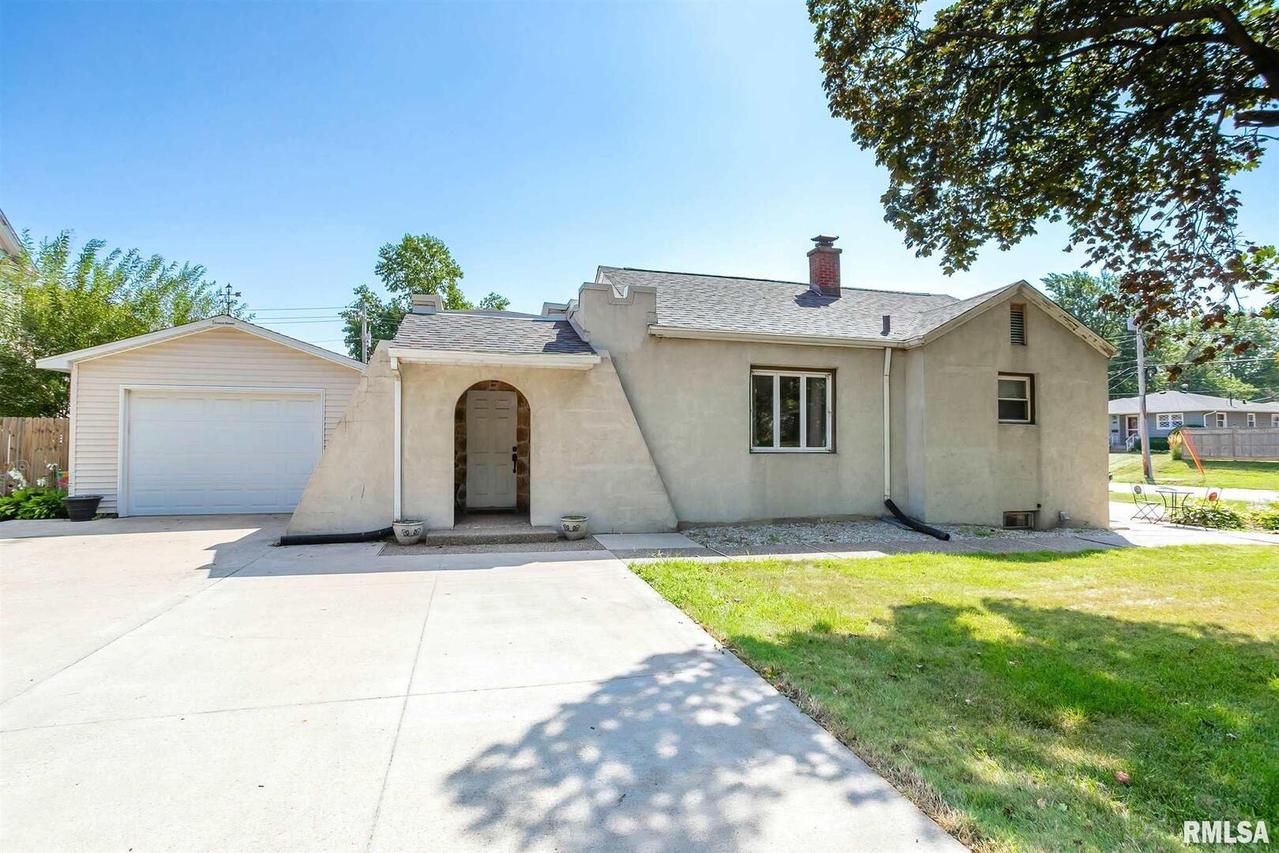 3801 22nd Ave., Rock Island, IL 61201