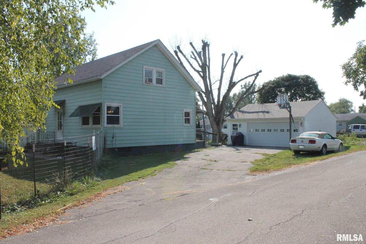 202 S Scandia St., Alpha, IL 61413