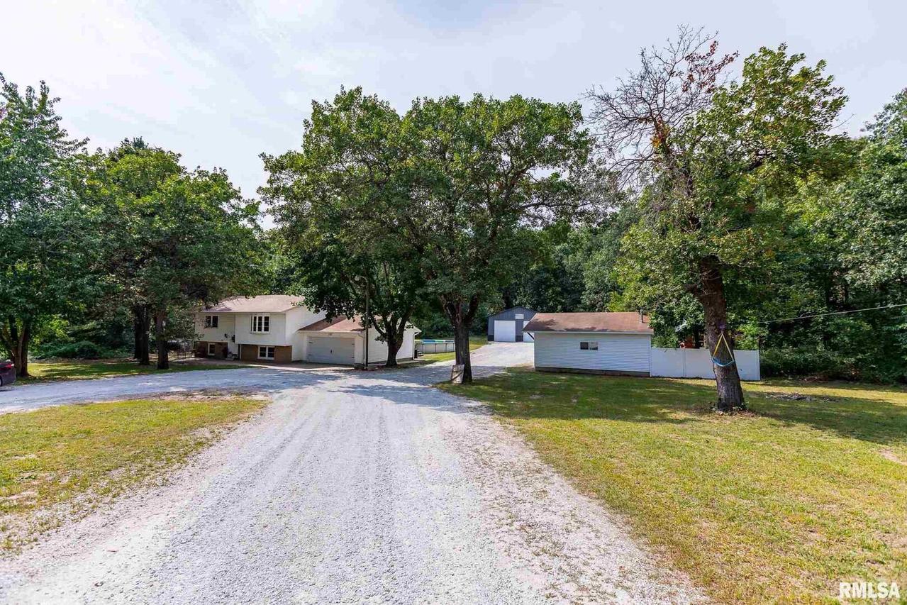 2963 County Highway 3 Ave., Keithsburg, IL 61442