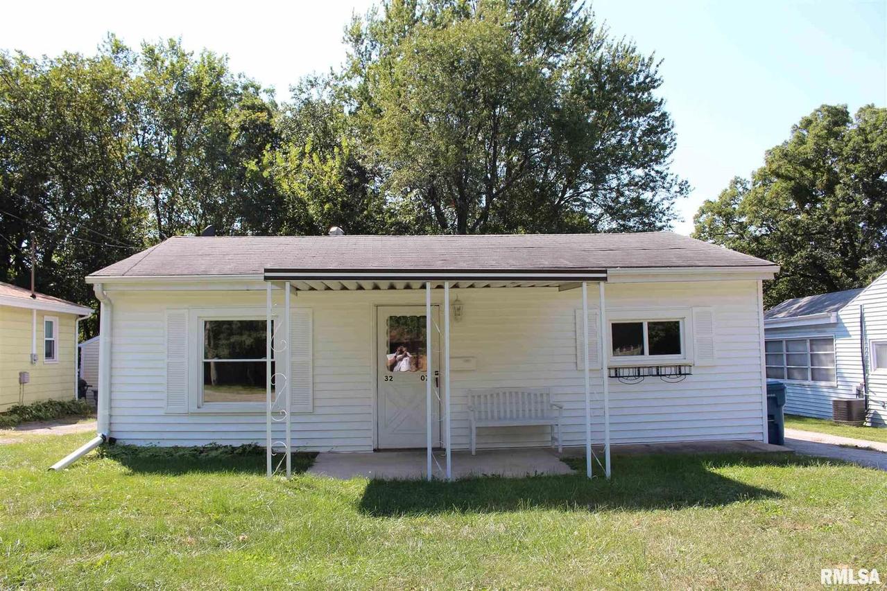 3207 2nd St., East Moline, IL 61244