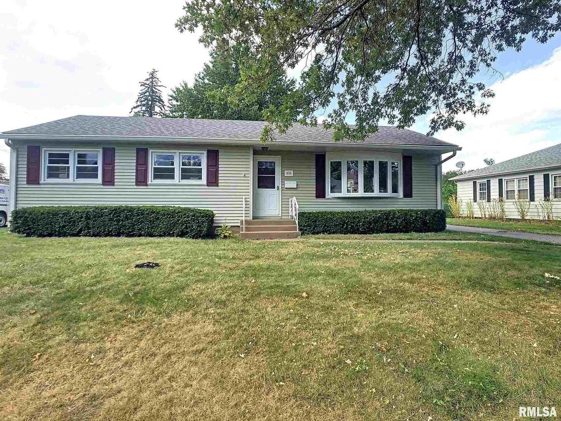 3231 37th Ave., Rock Island, IL 61201