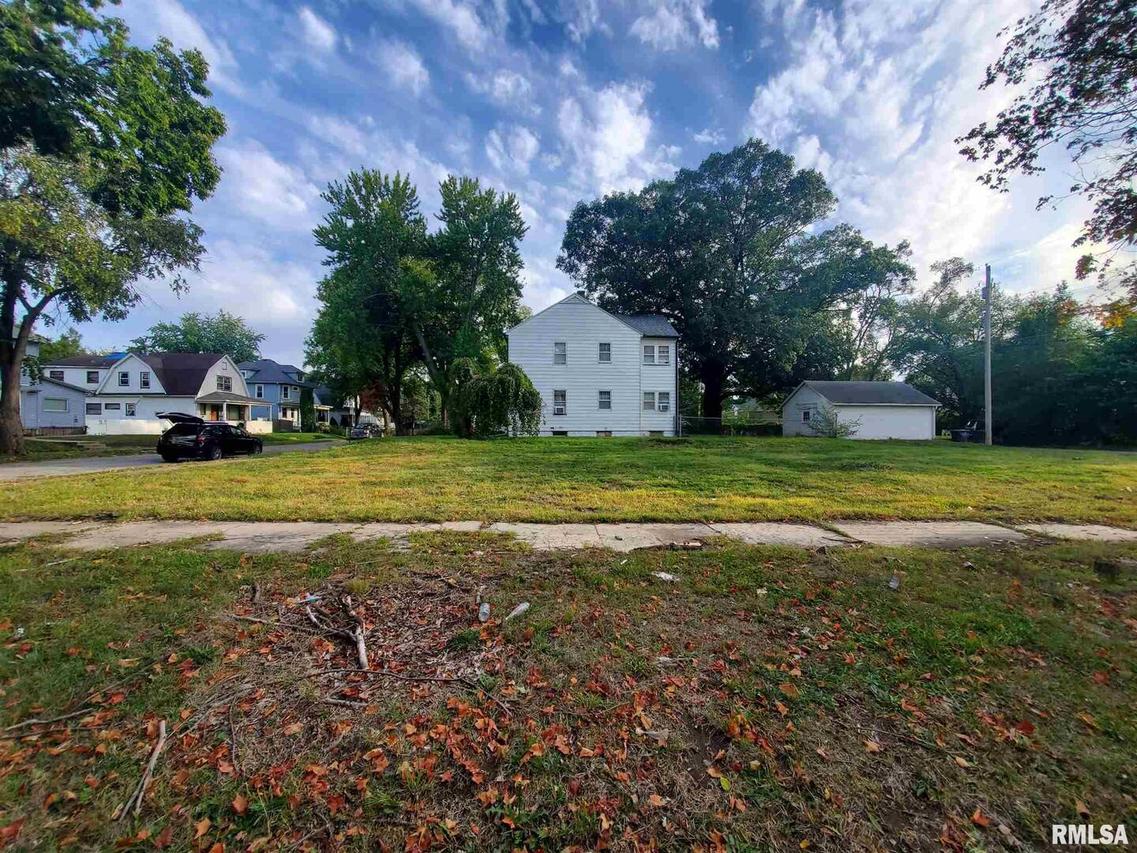 1000 16th St., Rock Island, IL 61201