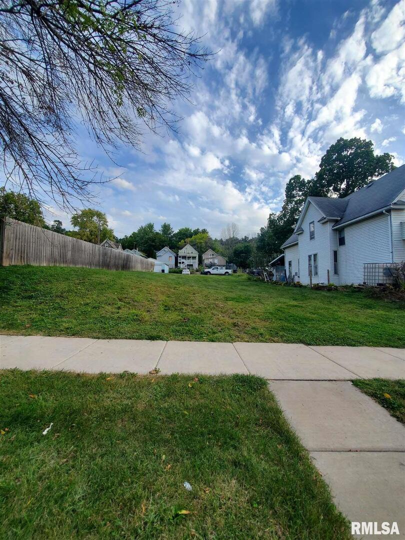 2714 8th Ave., Rock Island, IL 61201