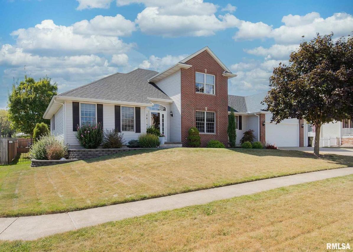 810 Stone Church Ln., Geneseo, IL 61254