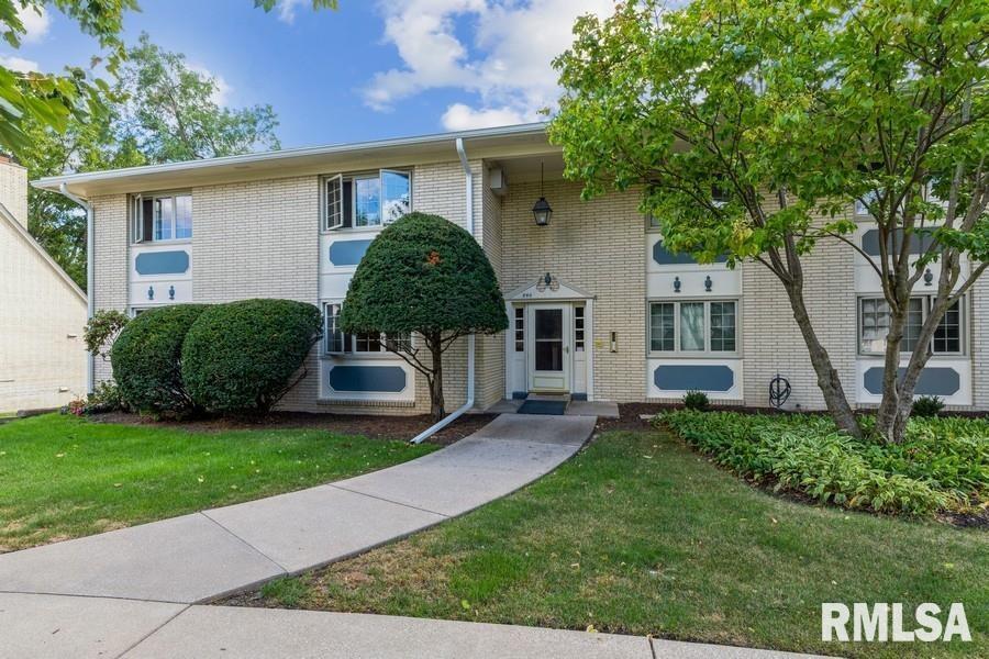 940 17th St. #4, Moline, IL 61265
