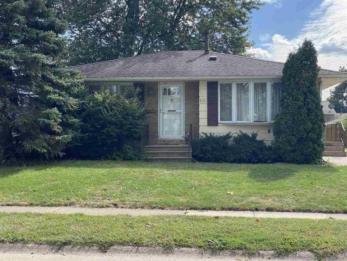 4910 48th Ave., Moline, IL 61265