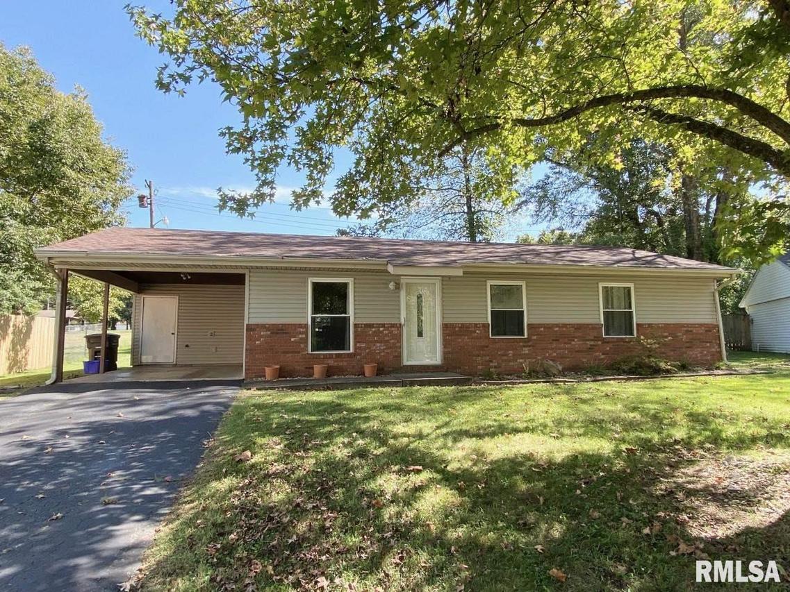 1025 W Willow St., Carbondale, IL 62901