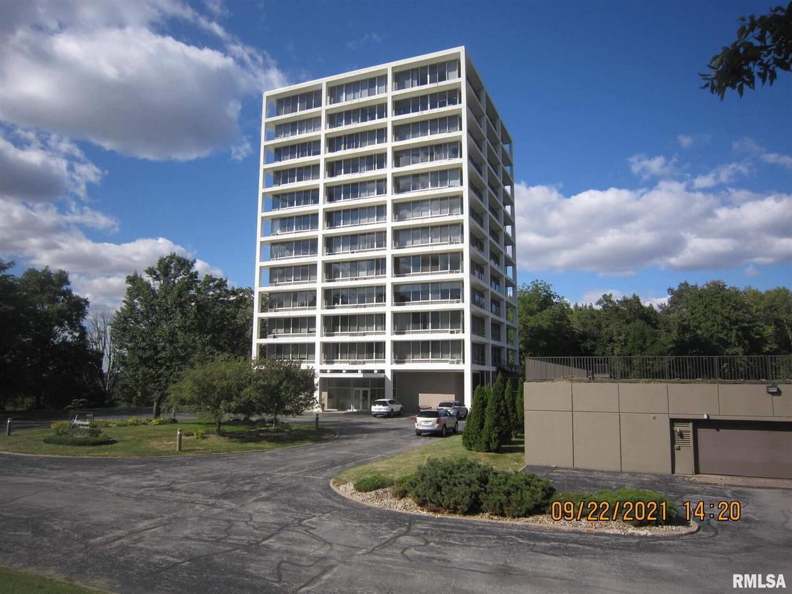 1337 21st Ave. #11B, Rock Island, IL 61201