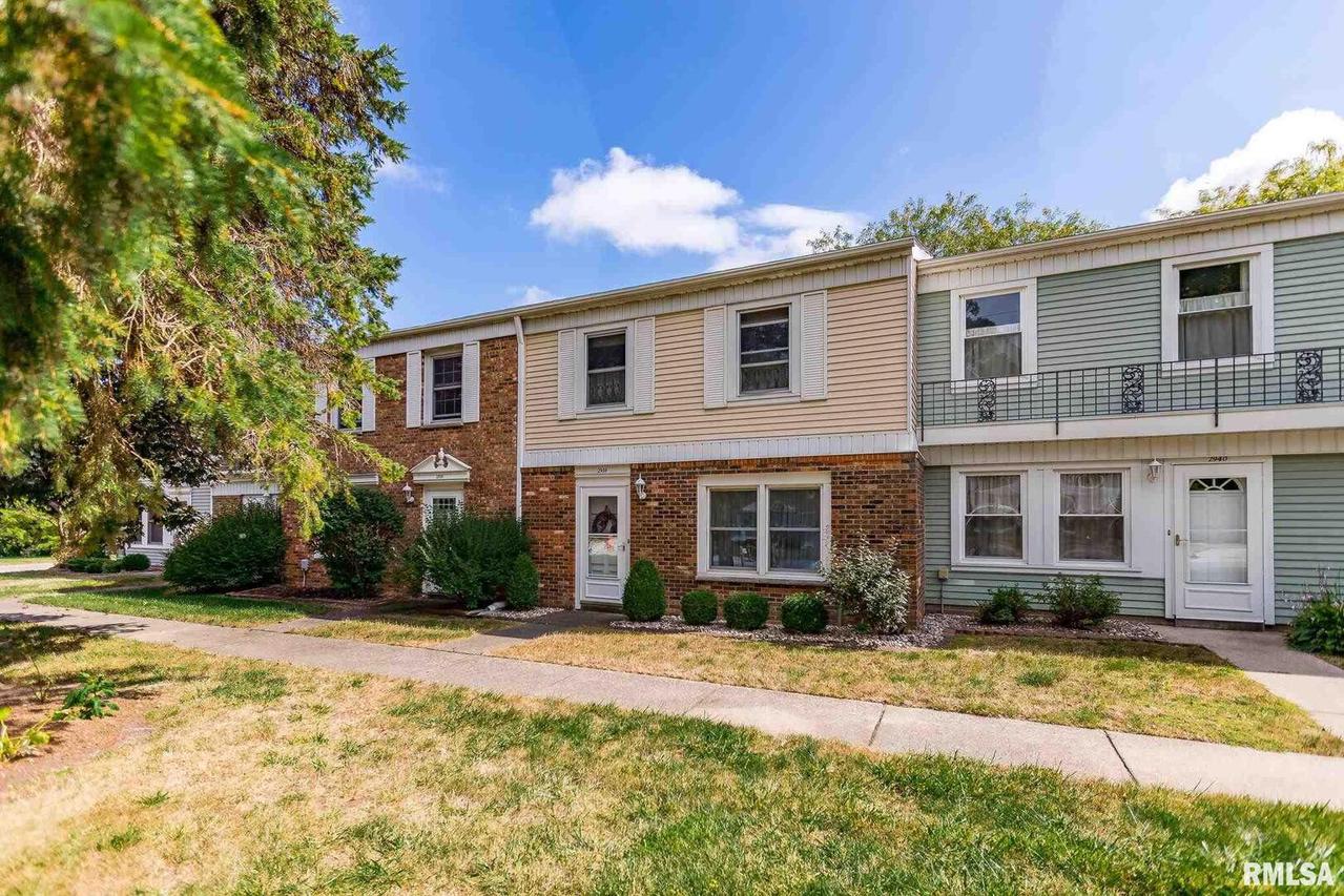 2938 Archer Dr. #14, East Moline, IL 61244