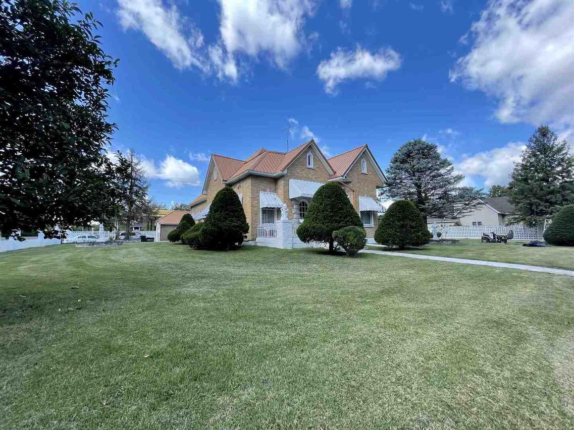 521 S 14th St., Herrin, IL 62948