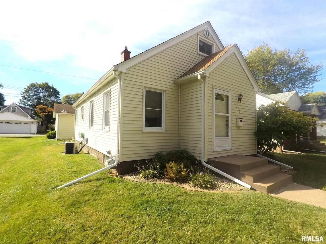 120 18th Ave., Moline, IL 61265