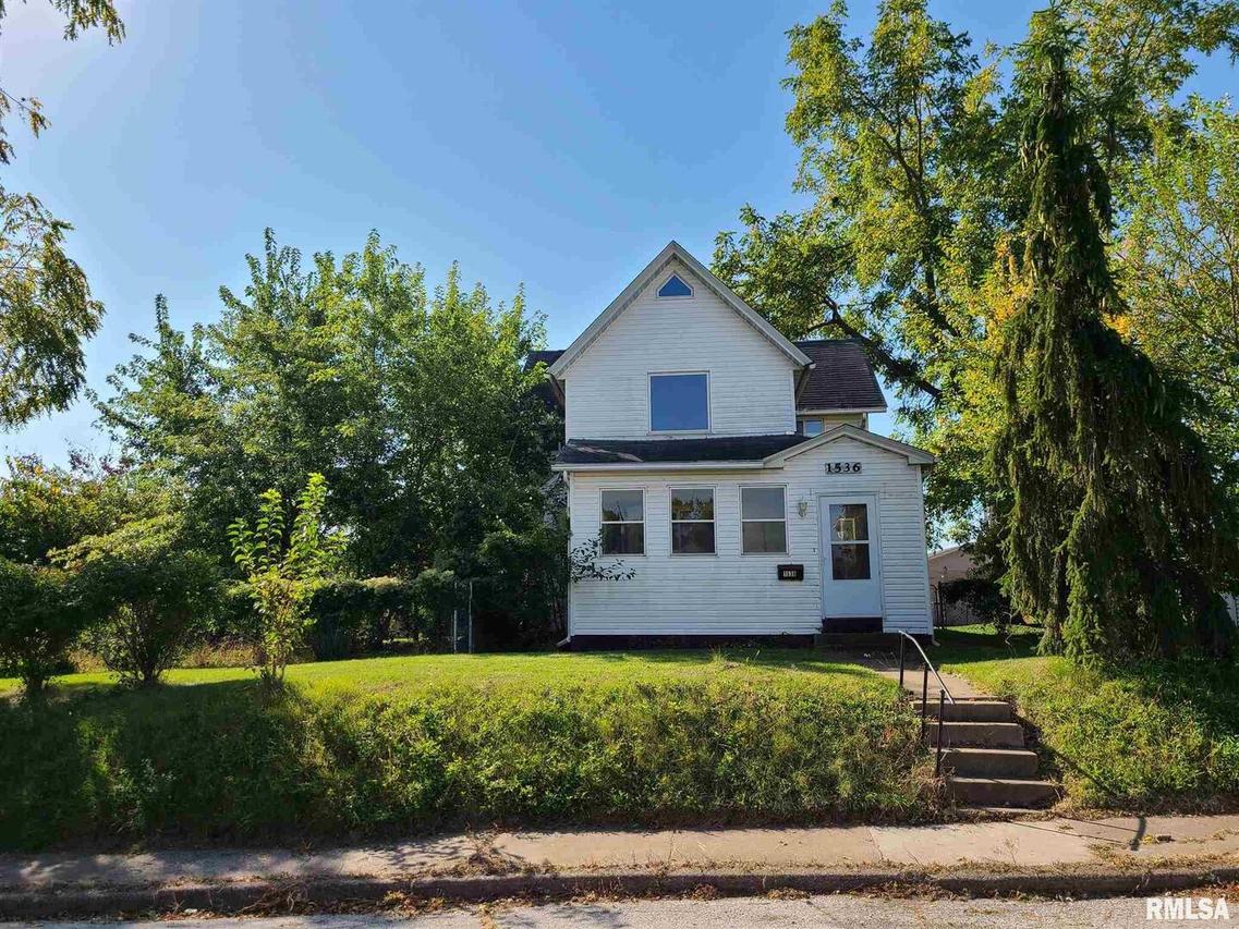 1536 17th Ave., Moline, IL 61265
