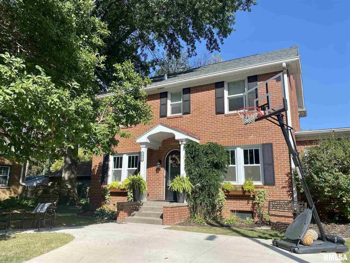 2411 23rd Ave. #B, Moline, IL 61265