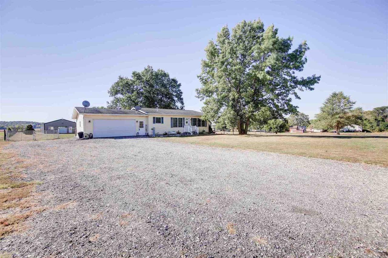 645 Bunker Hill Rd., Albany, IL 61230