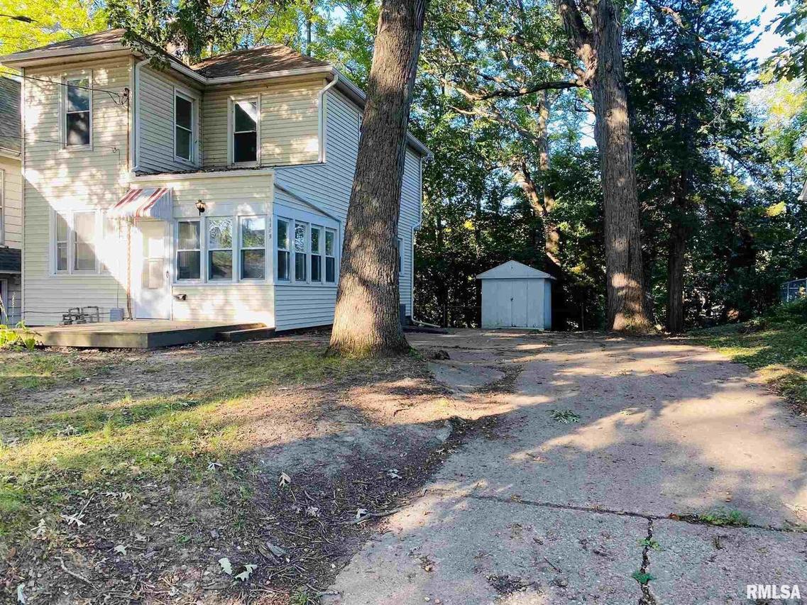 1109 15th St. #A, Moline, IL 61265