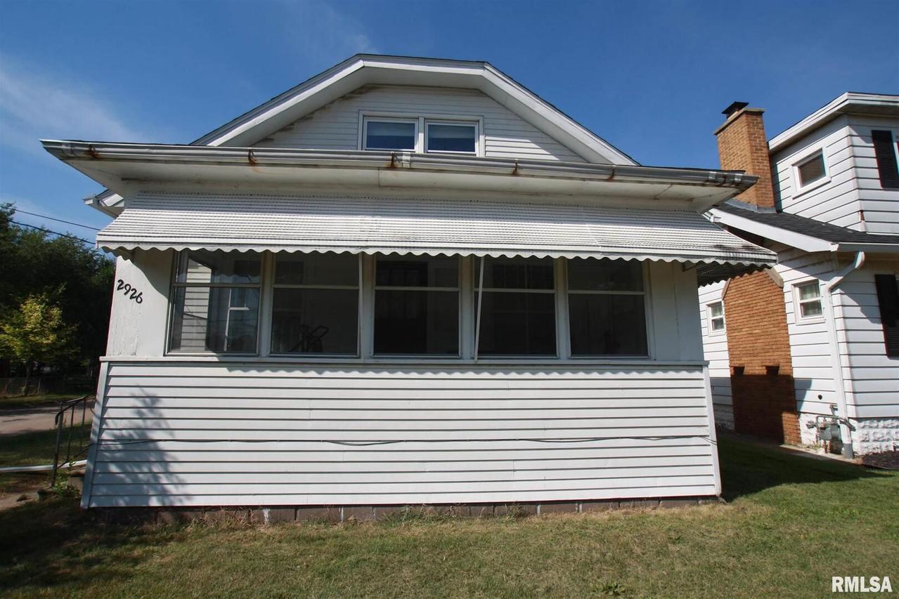 2926 9th St., Rock Island, IL 61201