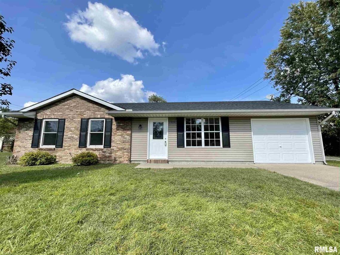 1904 W Walnut St., Marion, IL 62959