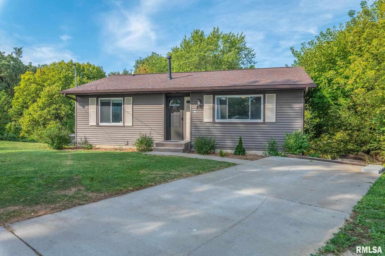 224 W 13th Ave., Coal Valley, IL 61240