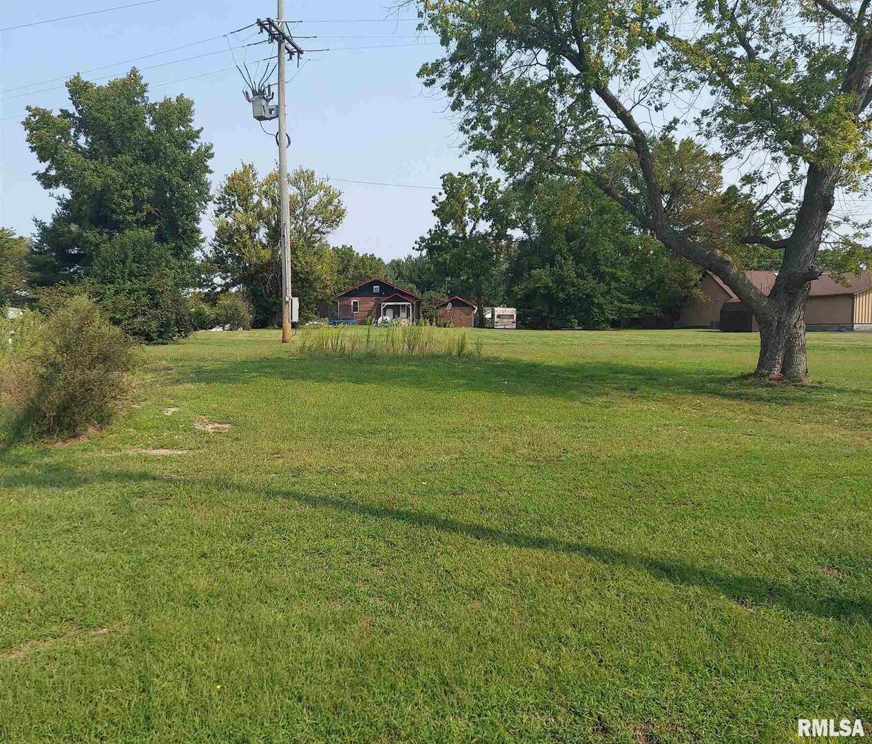 21185 Division St., Thompsonville, IL 62890