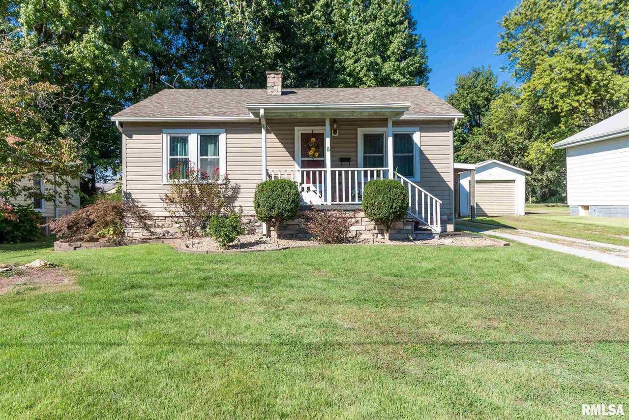 735 S Madison St., Duquoin, IL 62832