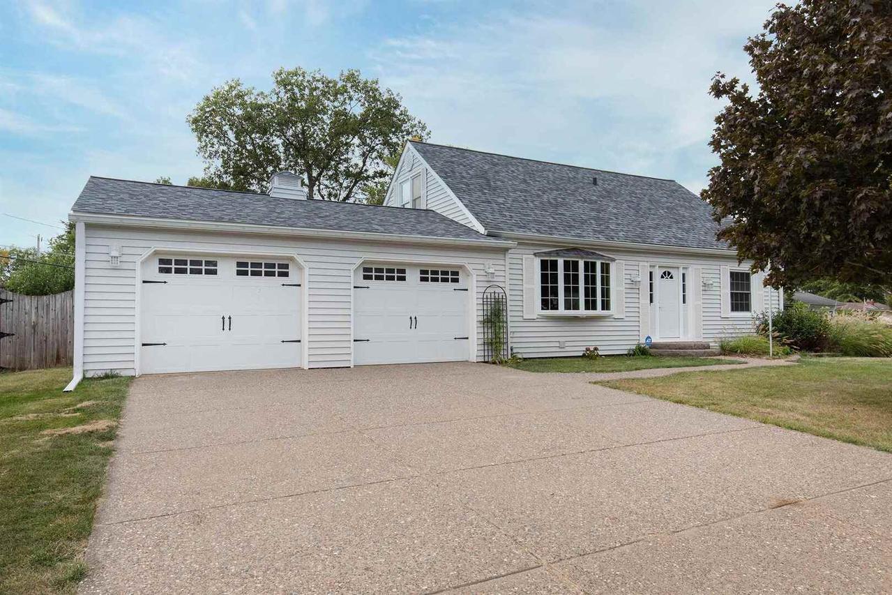 406 12th Ave., Hampton, IL 61256