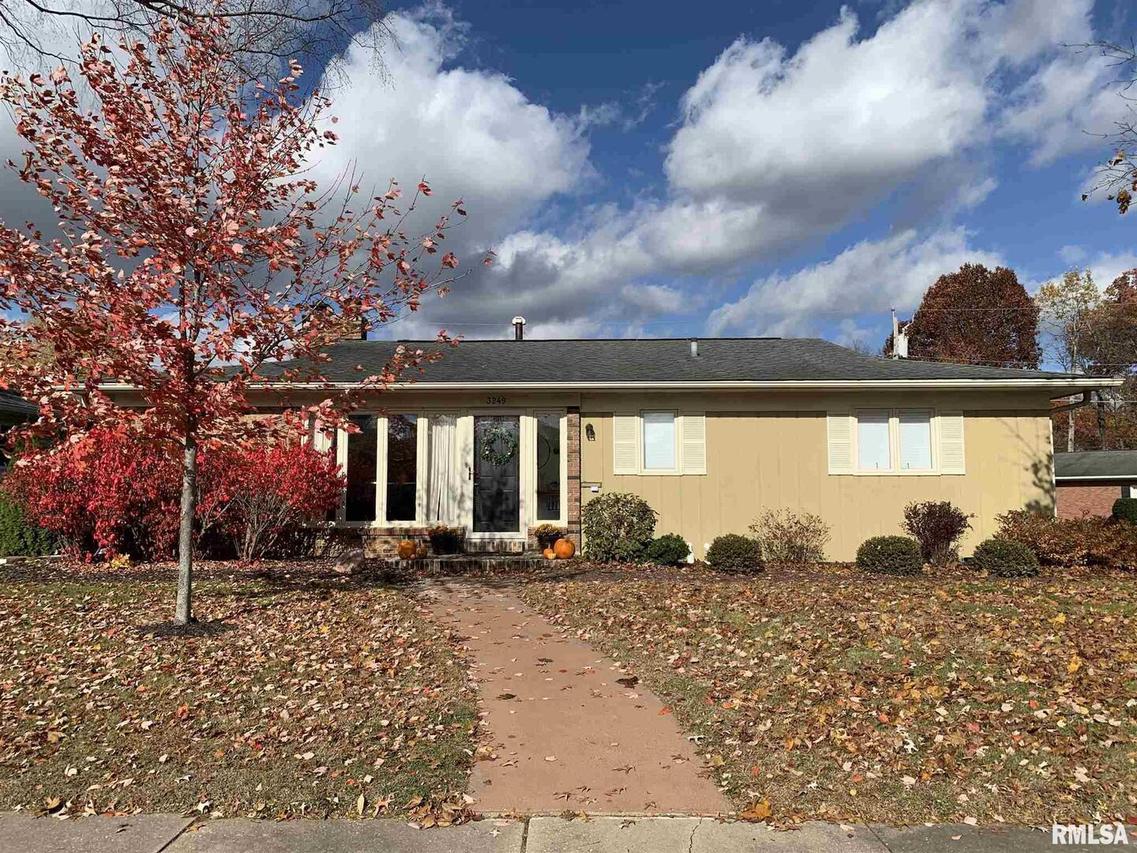 3249 36 1/2 Ave., Rock Island, IL 61201