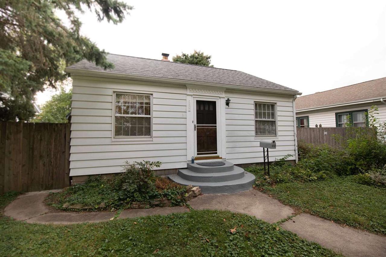 1432 33rd St., Rock Island, IL 61201