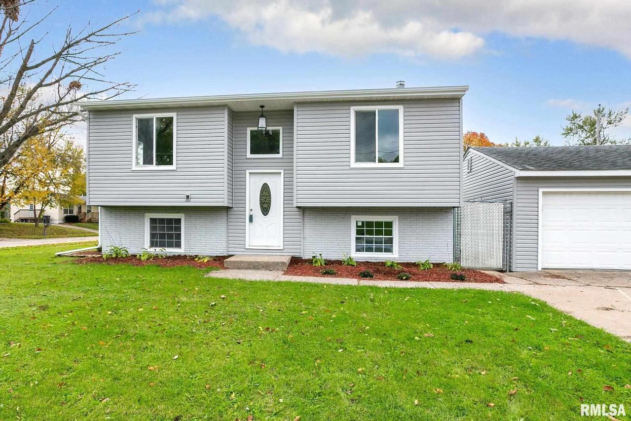 202 17th Ave., Milan, IL 61264