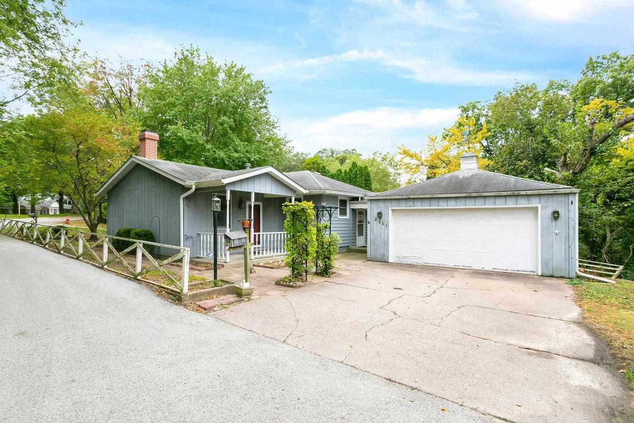 2351 29th Avenue Court Dr., Moline, IL 61265