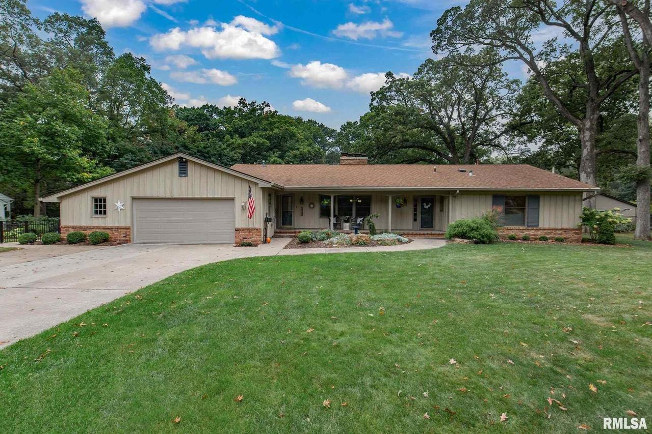 1919 Glenwood Dr., Moline, IL 61265