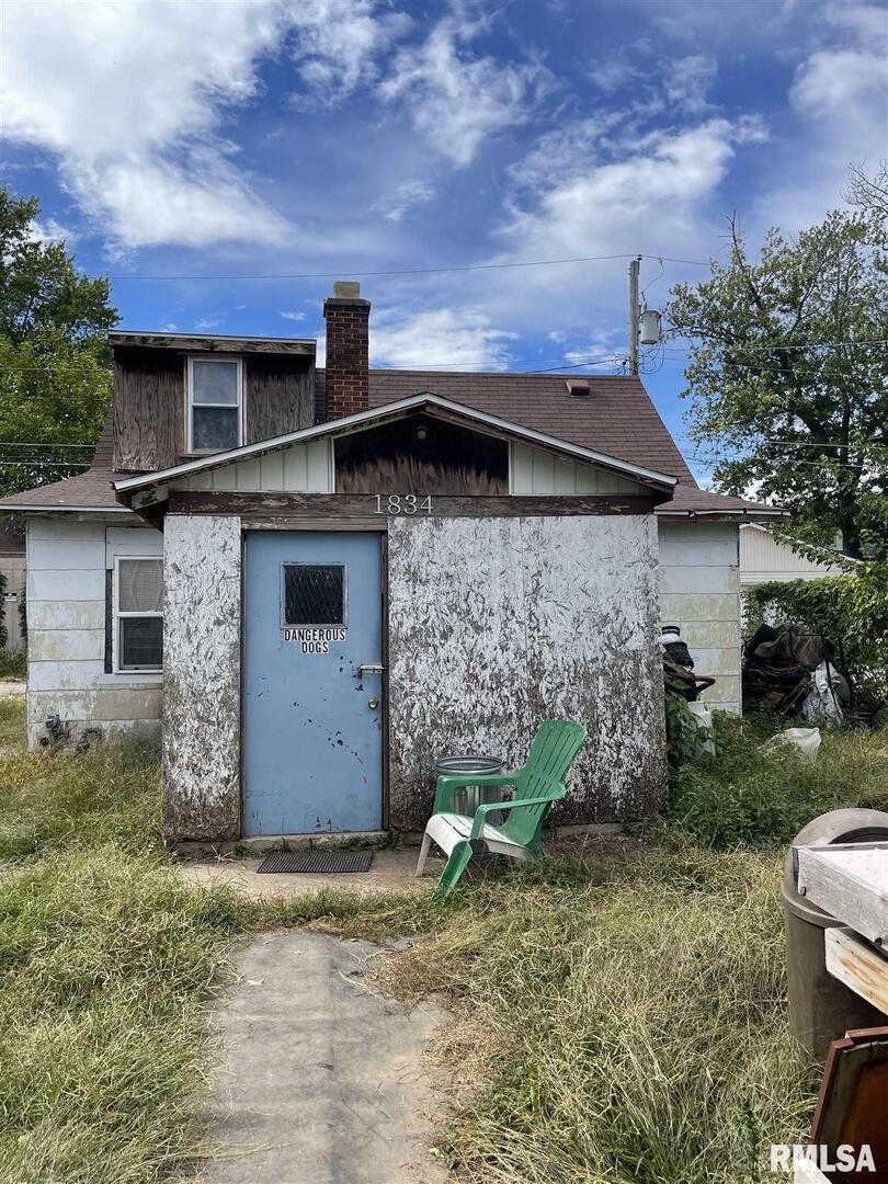 1834 9 1/2th St., Rock Island, IL 61201
