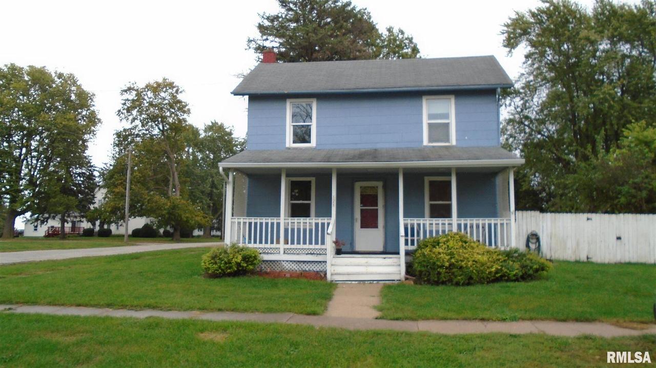 128 N 3rd Ave., New Windsor, IL 61465