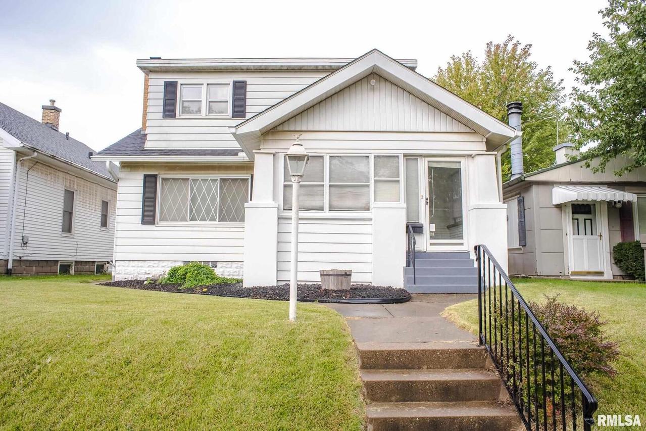2922 9th St., Rock Island, IL 61201