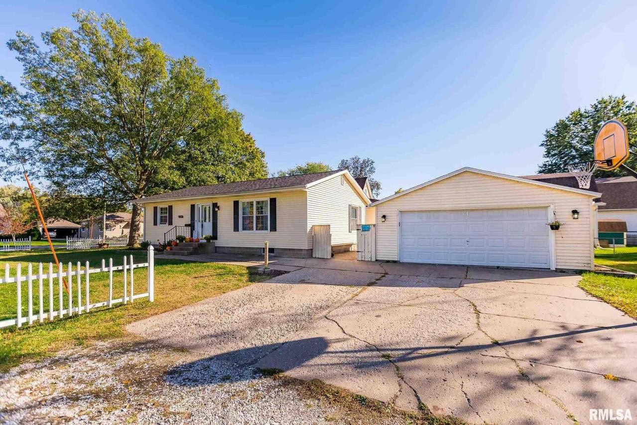 1148 37th Ave., East Moline, IL 61244