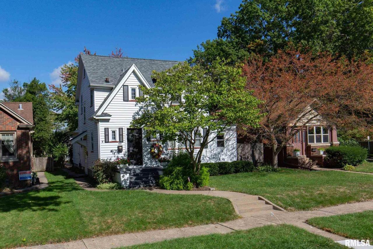 1321 24th Ave., Moline, IL 61265