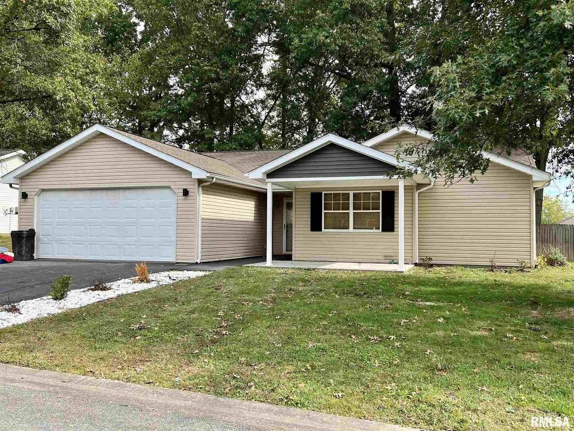 1605 N Seigler, Marion, IL 62959