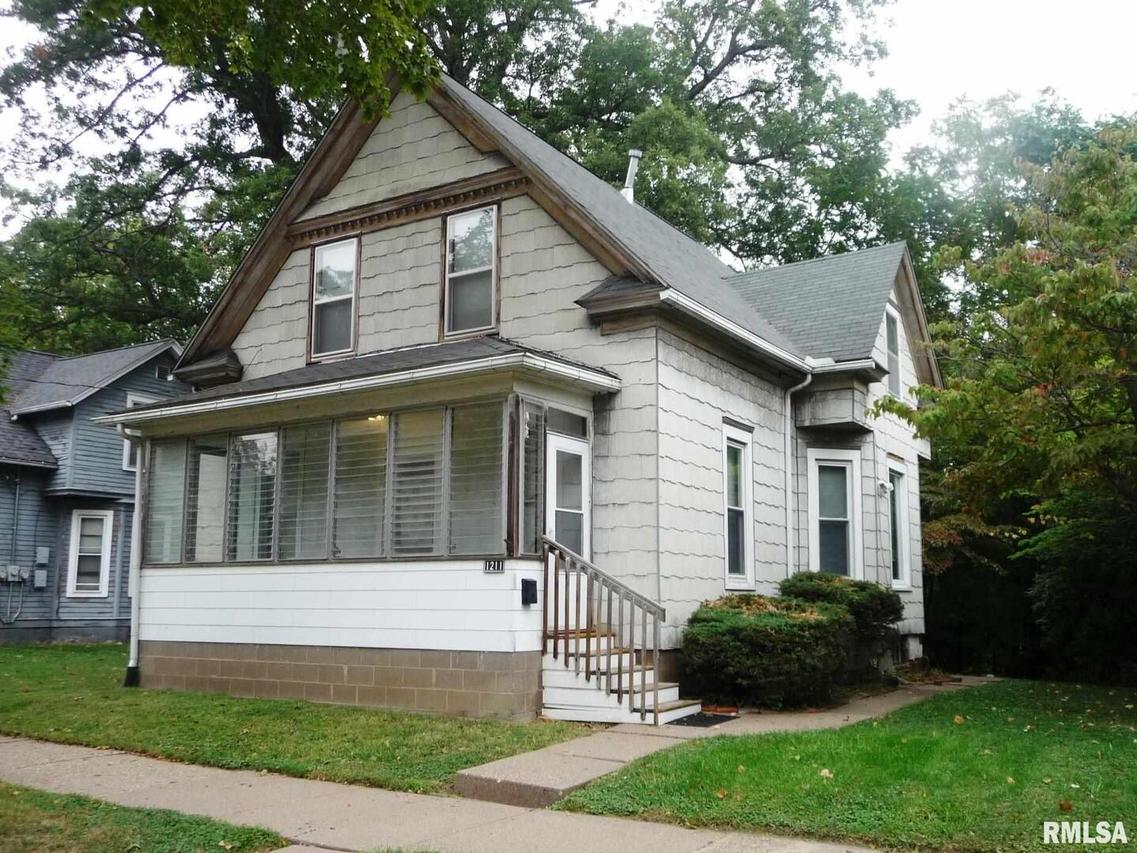 1211 29th St., Rock Island, IL 61201