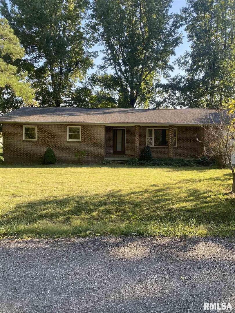 706 W 8th St., West Frankfort, IL 62896