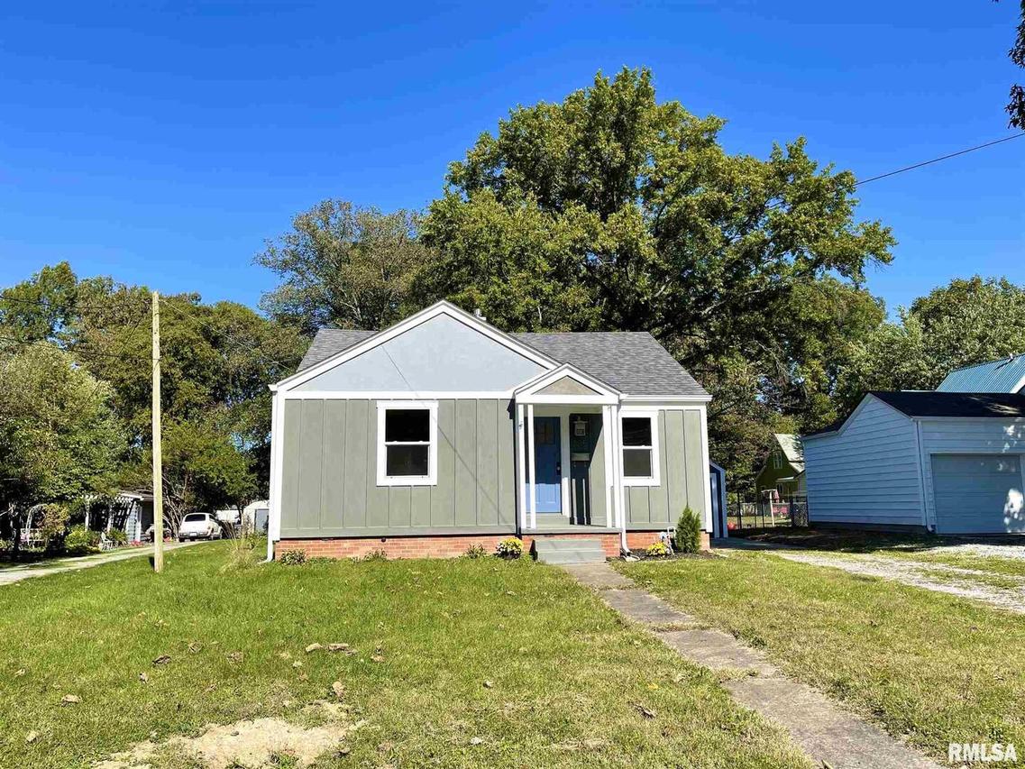 305 Webster, Benton, IL 62812